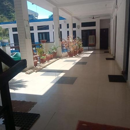 Appartement Vamoose Srishty Choice à Rudraprayāg Extérieur photo