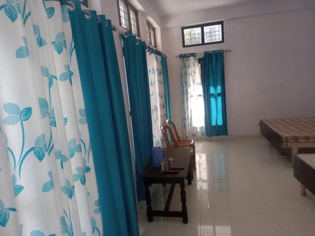 Appartement Vamoose Srishty Choice à Rudraprayāg Extérieur photo